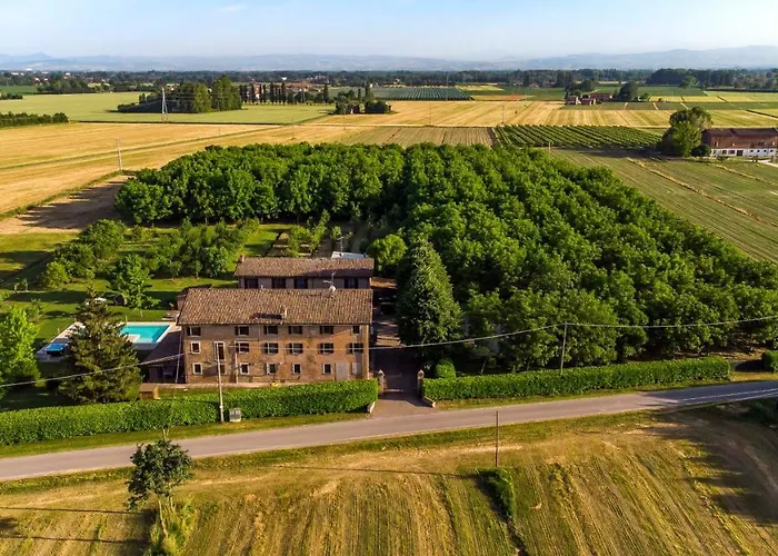 Casa delle Noci country house, pool&SPA