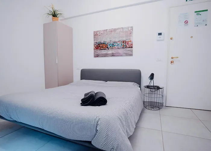 2D - Home 32 Apartments